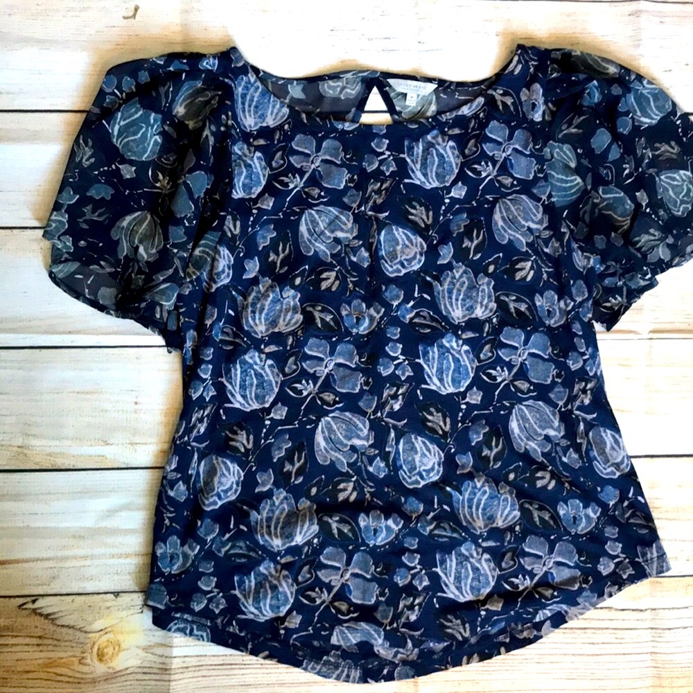 Lucky brand fluttery sleeve top